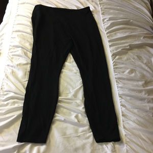 Black cropped leggings